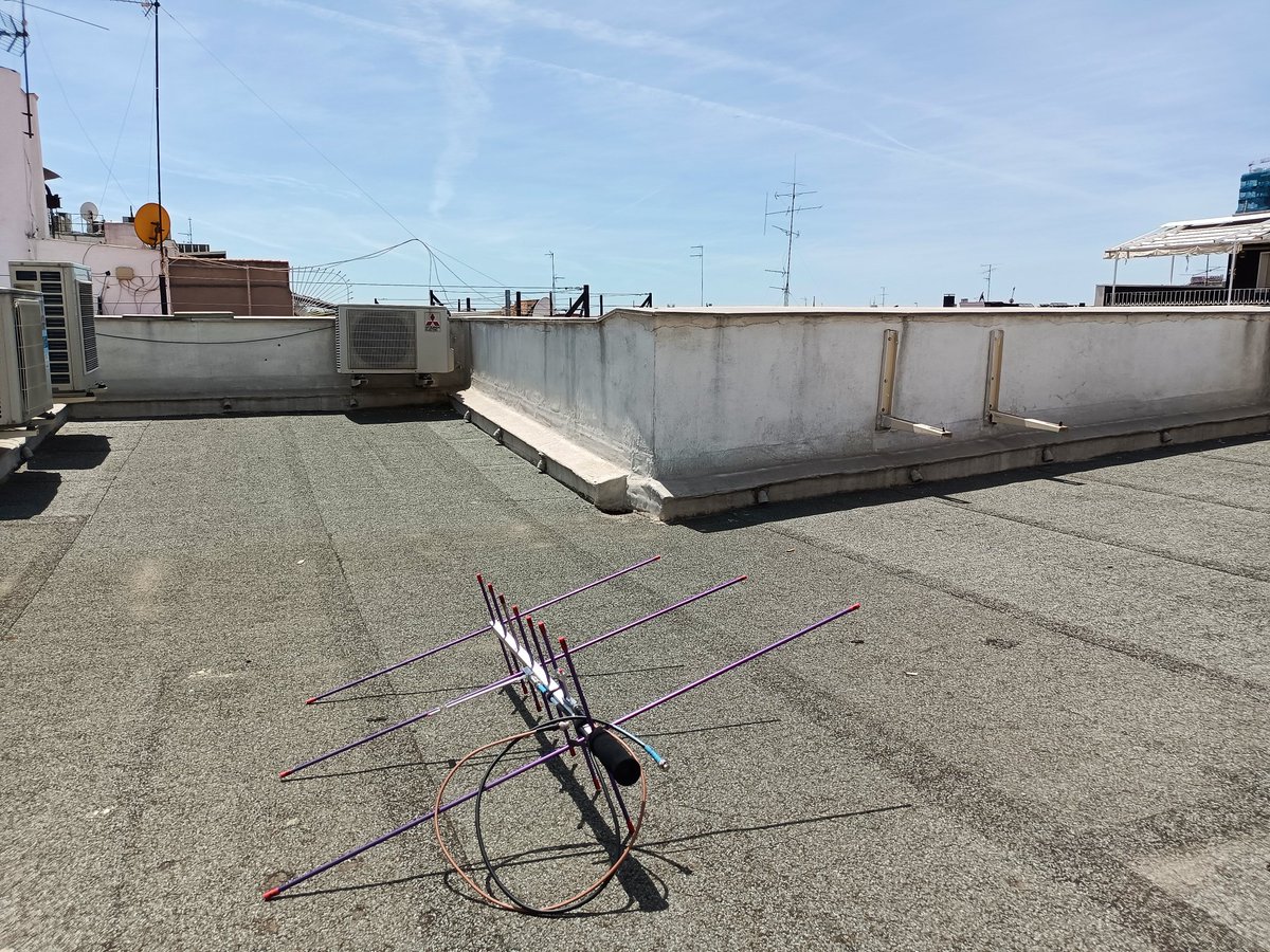 EA4NF_SAT's tweet photo. ๐ช๐ฆ ROOFTOP MADRID SAT TEST
๐Local constant interferences at S9 which make this option not very viable...๐ฅ
A big thanks for the QSO to : @iz0cgp @F4DXV @G_0ABI @CarstenGrn1 #ut5edu @F5RRO_Olivier @9a6ww @n1qdq #ik1doc
HRD : @FG8OJ
Audio via email
@GridMasterMap #AMSATRovers https://t.co/mJJFbcEI34