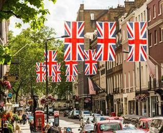 👑 It’s the King’s Coronation here in the UK this weekend and there’s a lot of excitement!

📺 We know that many will be tuning in to watch this momentous event. 

We wish you a Royally good time and a great weekend! 🥳

#CoronationWeekend #KingsCoronation #HappyWeekend