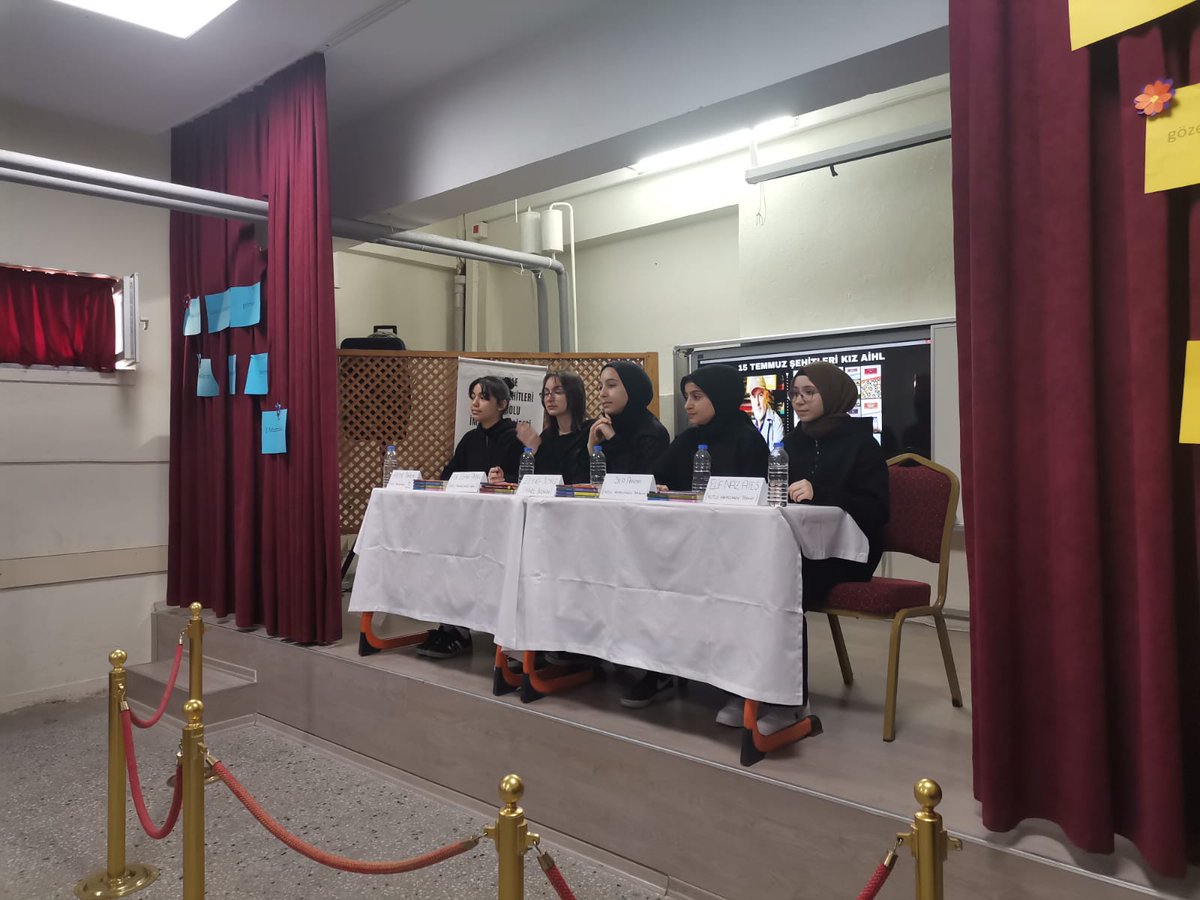 BilginCankar's tweet photo. Anadolu Mektebi kapsamında gerçekleştirilen Mustafa Kutlu hikayeleri panelimiz başarılı bir şekilde tamamlandı.Panelimize katılarak bizleri onurlandıran Şube Müdürümüz Sayın Dursun Karakuş ve değerli yöneticilerimizle emek veren öğretmen ve öğrencilerimize teşekkür ederim. https://t.co/jba3KE4kDF