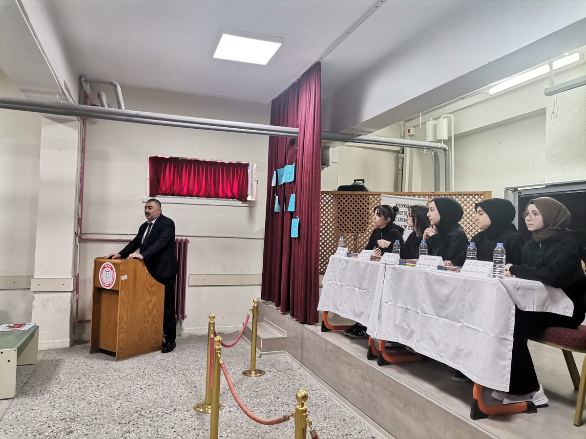 BilginCankar's tweet photo. Anadolu Mektebi kapsamında gerçekleştirilen Mustafa Kutlu hikayeleri panelimiz başarılı bir şekilde tamamlandı.Panelimize katılarak bizleri onurlandıran Şube Müdürümüz Sayın Dursun Karakuş ve değerli yöneticilerimizle emek veren öğretmen ve öğrencilerimize teşekkür ederim. https://t.co/jba3KE4kDF