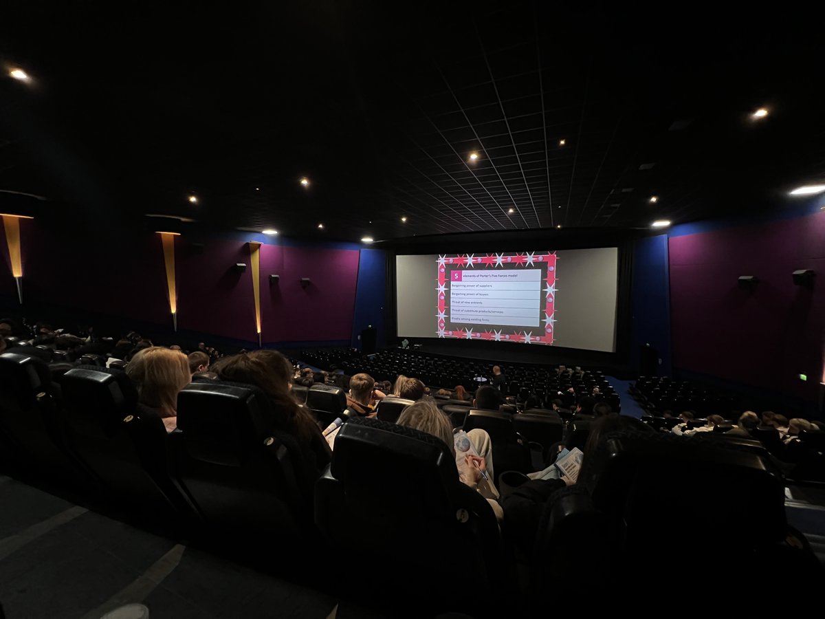 derbycollege's tweet photo. A group of 45 A Level and GCSE Business students went to a Tutor2u Grade Booster Workshop at VUE Cinema, Birmingham. 🎦🎞️  

The cinema workshops are designed and delivered by experienced teacher and examiner presenters who know what students need to focus on for their exams. https://t.co/5bDs5RE0IJ
