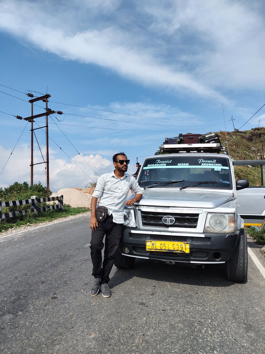 arashiq11's tweet photo. It was my first solo trip in India. Total journey was amazing, specially when i entered in Dawki border, I found some friends.They made my day very happy.
💞💞💞💞💞💞💞💞 https://t.co/Sr3f8xBhjf
