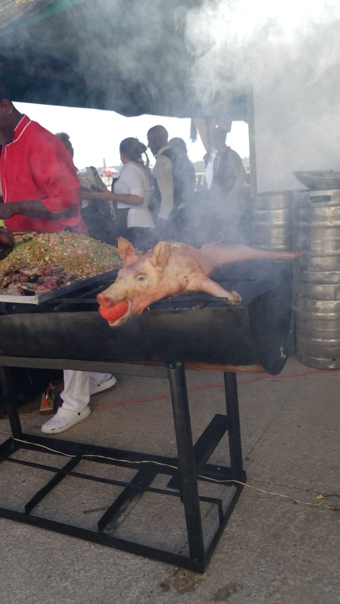 ComercioHE's tweet photo. Feria en Malecón https://t.co/7ZZVzabugQ