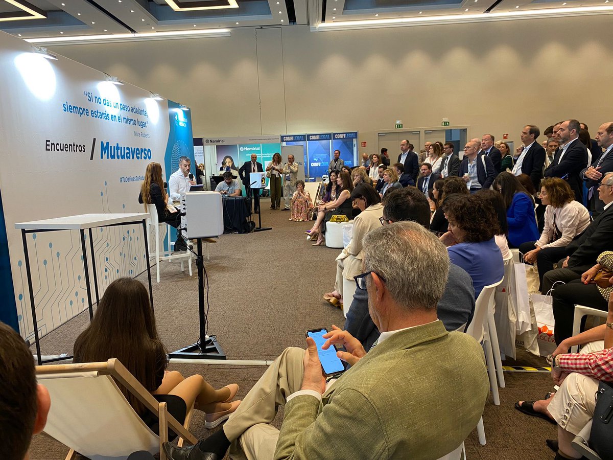 Maria Carrasco Puig de la Bellacasa tweet media