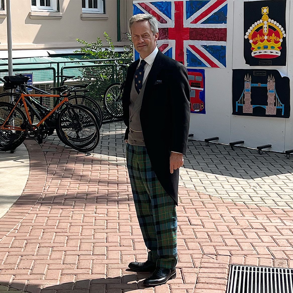 Well, why not? It’s not everyday we celebrate a coronation … #coronation @stpaulsschoolsp #thebritishschoolofsaopaulo