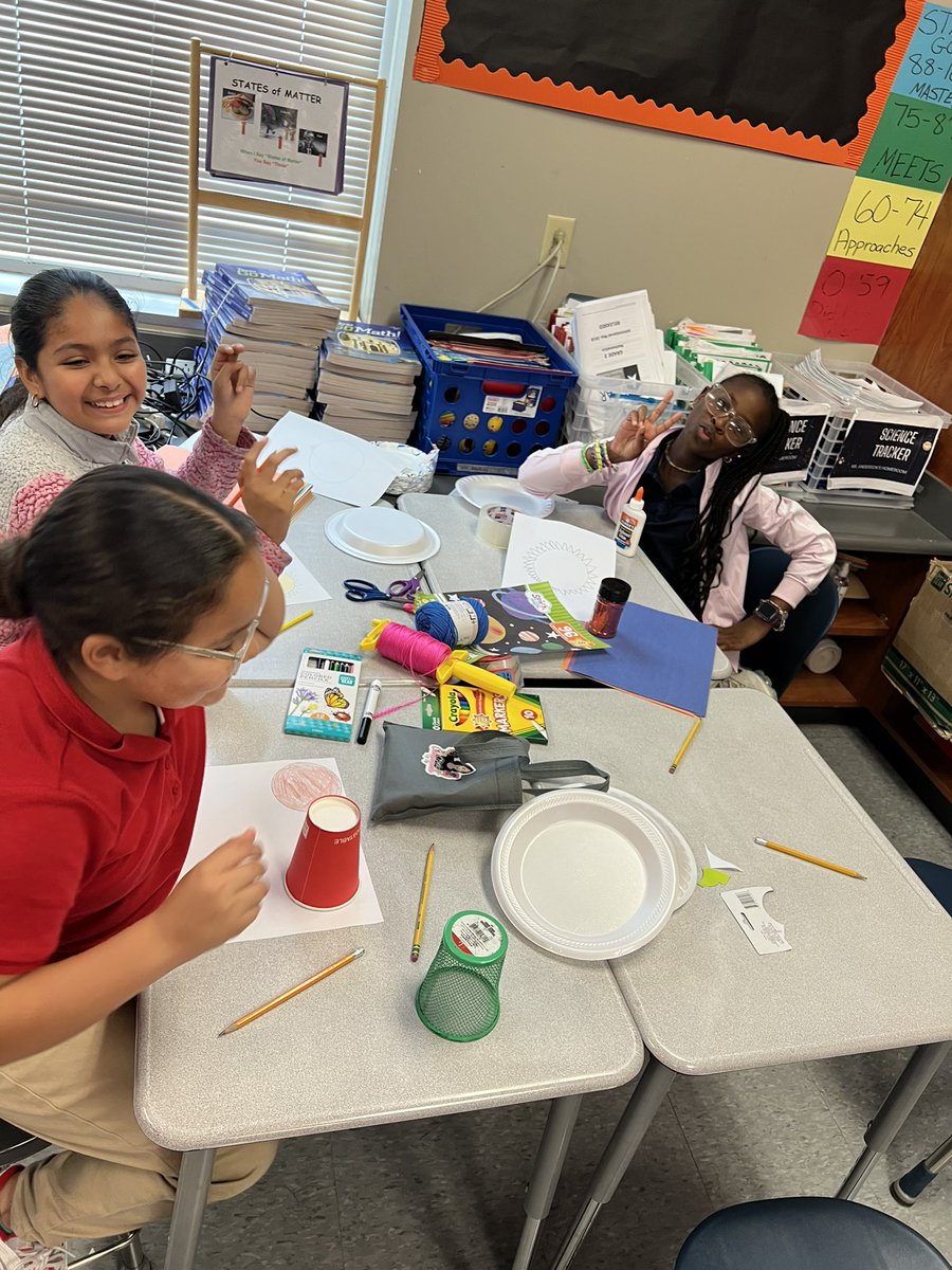 MrRebullida's tweet photo. Students creating a Mobile Solar System. They enjoyed exploring each planet and learning about our Solar System. @Almeda_Elem @Ian_Olmstead @MsMariaPinedo @deandra_waters https://t.co/QGIwdC6N9M