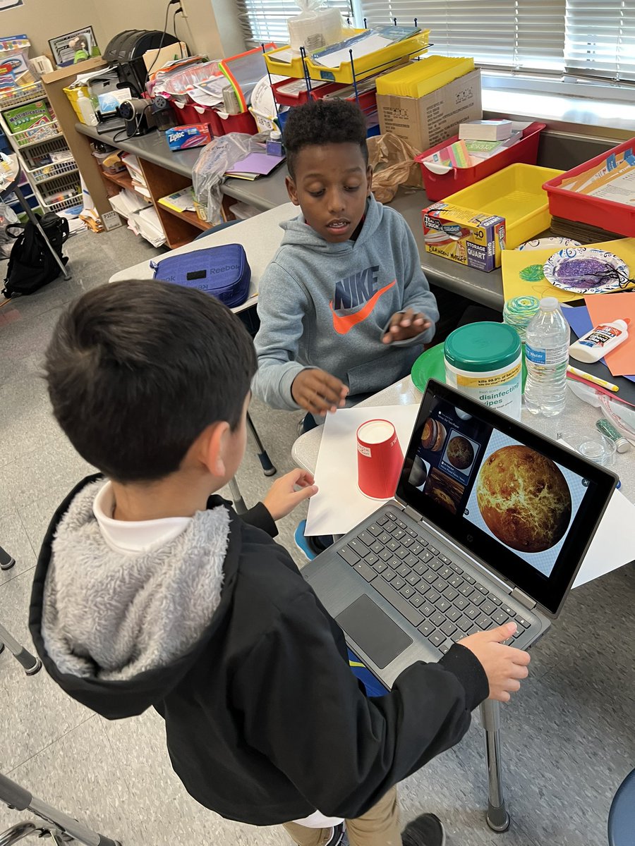 MrRebullida's tweet photo. Students creating a Mobile Solar System. They enjoyed exploring each planet and learning about our Solar System. @Almeda_Elem @Ian_Olmstead @MsMariaPinedo @deandra_waters https://t.co/QGIwdC6N9M