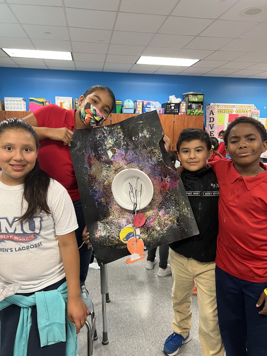 MrRebullida's tweet photo. Students creating a Mobile Solar System. They enjoyed exploring each planet and learning about our Solar System. @Almeda_Elem @Ian_Olmstead @MsMariaPinedo @deandra_waters https://t.co/QGIwdC6N9M