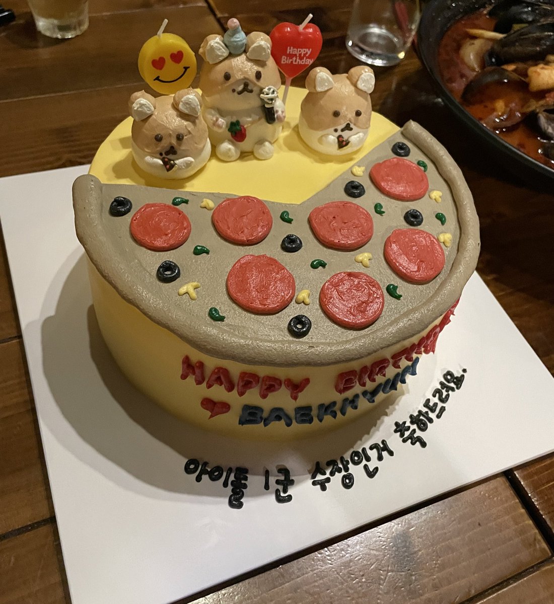 Tidy_poppy's tweet photo. #언제든_놀러와요_큥데이
#오늘은_배켜니날_배켜니세상
#HAPPYBAEKHYUNDAY
#해피큥데이 @B_hundred_Hyun

백현아 사랑해❤
생일축하해❤ 넌 늘 나의 빛이야✨ https://t.co/rPTJSnN7RT