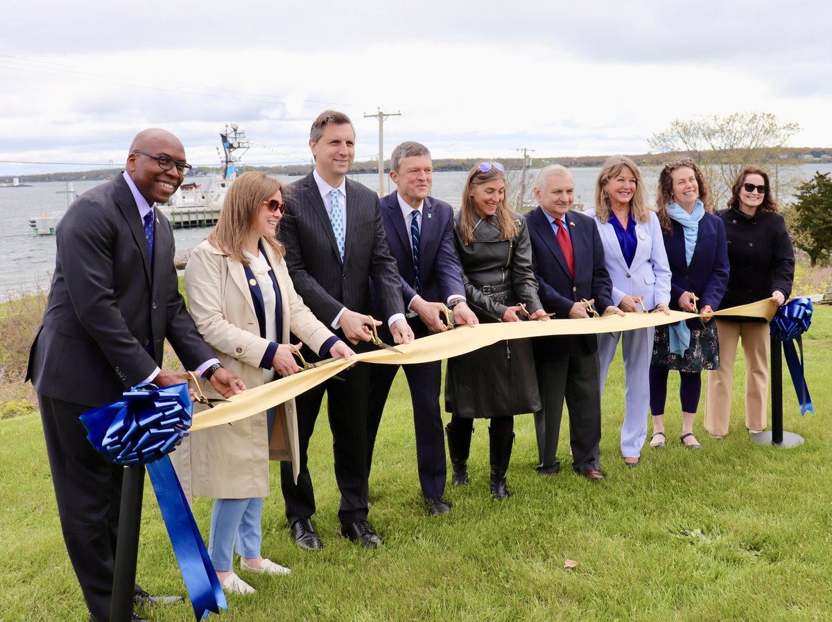 Senator Jack Reed (@senjackreed) on Twitter photo Cutting ribbon for new pier at <a href="/universityofri/">URI</a> <a href="/URIGSO/">URI Graduate School of Oceanography</a>, soon to be home of $125M state-of-the-art <a href="/NSF/">U.S. National Science Foundation</a> research vessel Narragansett Dawn (scheduled to arrive in RI in 2024!). Lots of exciting ocean exploration & future marine discoveries will launch from this location. Cutting ribbon for new pier at <a href="/universityofri/">URI</a> <a href="/URIGSO/">URI Graduate School of Oceanography</a>, soon to be home of $125M state-of-the-art <a href="/NSF/">U.S. National Science Foundation</a> research vessel Narragansett Dawn (scheduled to arrive in RI in 2024!). Lots of exciting ocean exploration & future marine discoveries will launch from this location.