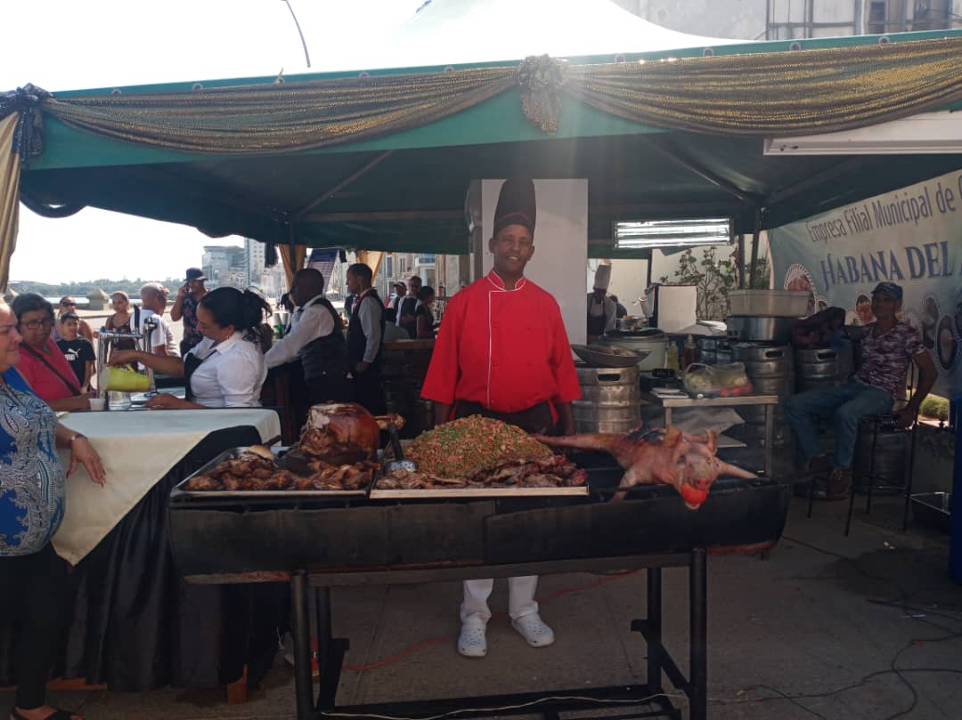 ComercioHE's tweet photo. Feria en Malecón https://t.co/7ZZVzabugQ