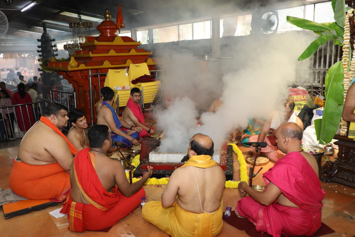 Bappa_Majha's tweet photo. श्री सिद्धिविनायक मंदिरातील श्री पुष्टिपती विनायक जन्मोत्सव २०२३ 
Shree Pushtipati Vinayak Janmotsav 2023 at Shree Siddhivinayak Mandir

#BappaMajha #Siddhivinayak 
#Mumbai #म https://t.co/3tcTzPdl6r
