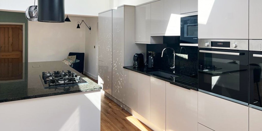 AvantiKB's tweet image. A stunning push-to-open kitchen recently installed by Avanti.

FREE design appointment:
avantikb.co.uk

SALE NOW ON +
Buy now - PAY NEXT YEAR*

#kitchen #modernkitchen
#glosskitchen
#home #jpullkitchen
#caple #bosch #neff

*Conditions apply… avantikb.co.uk/finance/