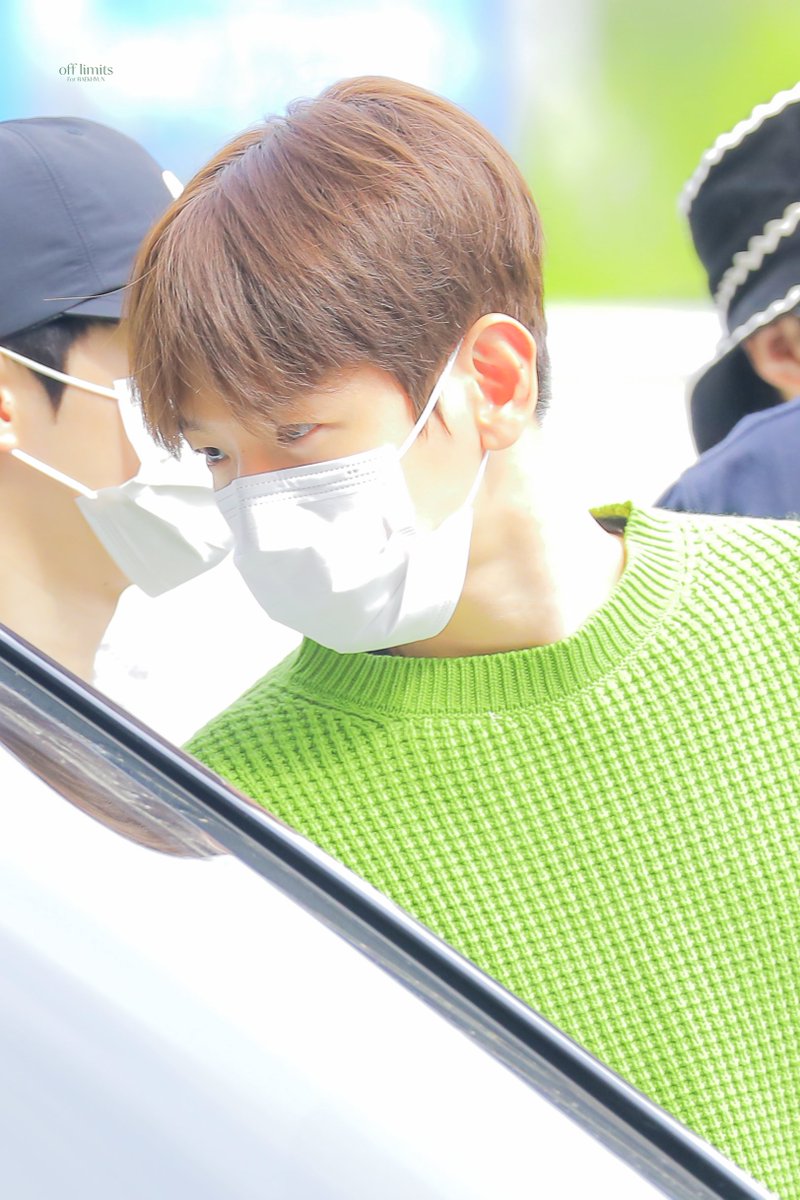 offlimits_bbh's tweet photo. 🌱🍀🍀
#언제든_놀러와요_큥데이
#오늘은_배켜니날_배켜니세상
#HAPPYBAEKHYUNDAY
#해피큥데이 @B_hundred_Hyun https://t.co/Z7Wmg9j7CM
