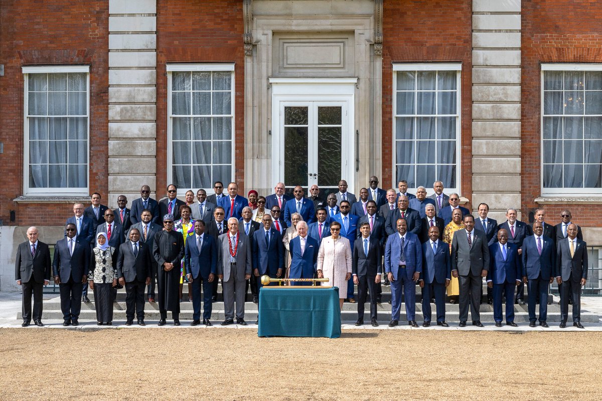 commonwealthsec's tweet photo. Today #CommonwealthLeaders met in Marlborough House with His Majesty King Charles III to welcome him as the new Head of the #Commonwealth ahead of the #Coronation.

Leaders discussed areas of mutual interest including the empowerment of young people, as 2023 is the #YearOfYouth. https://t.co/kXSl1mmf8U
