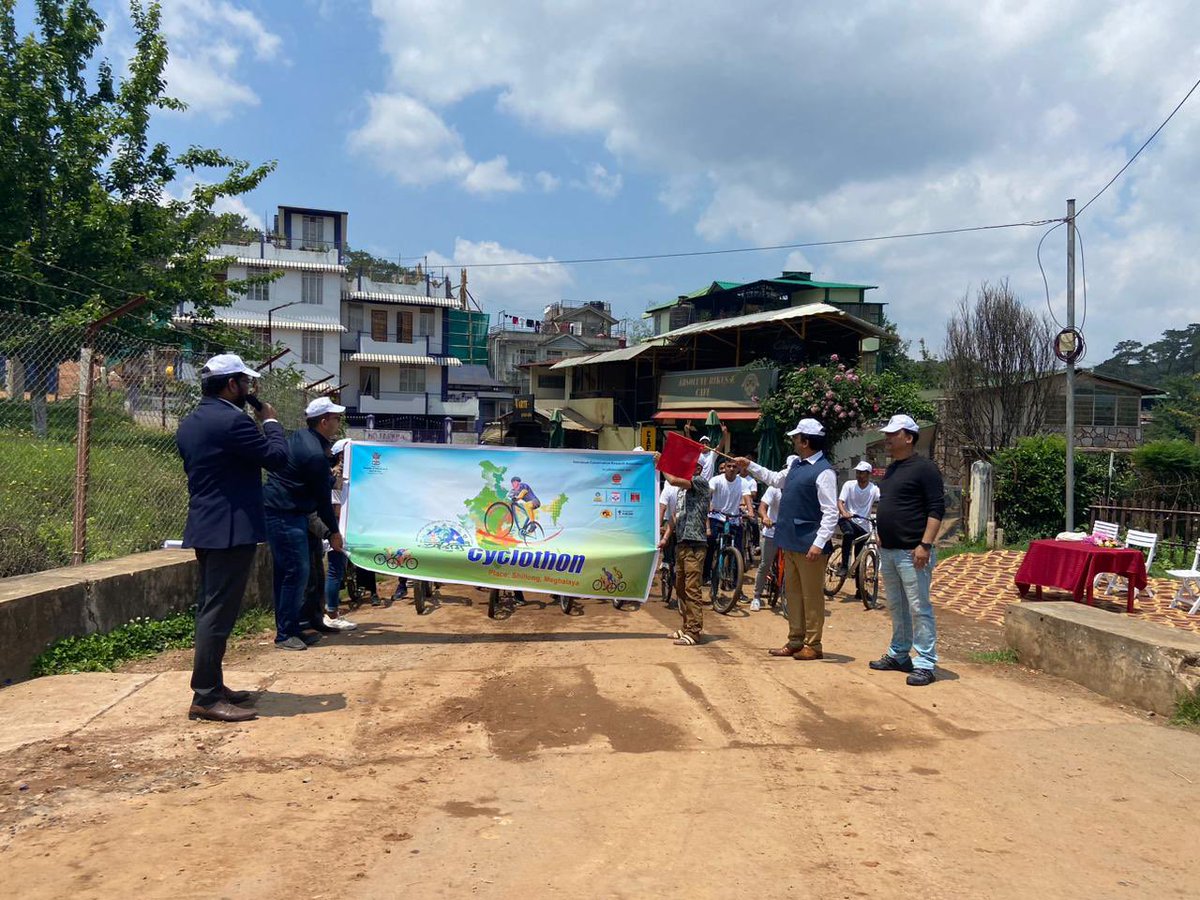 manjunatha_IFS's tweet photo. Flagging off Cyclothon organised by @IndianOilcl at Shillong https://t.co/2xAFOWX0cW