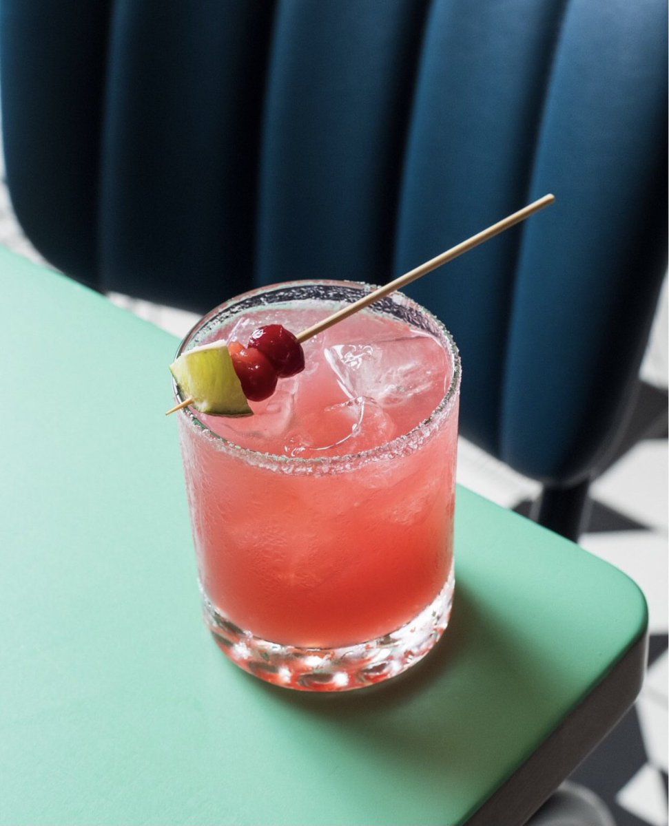 Real Estate Showcase tweet media