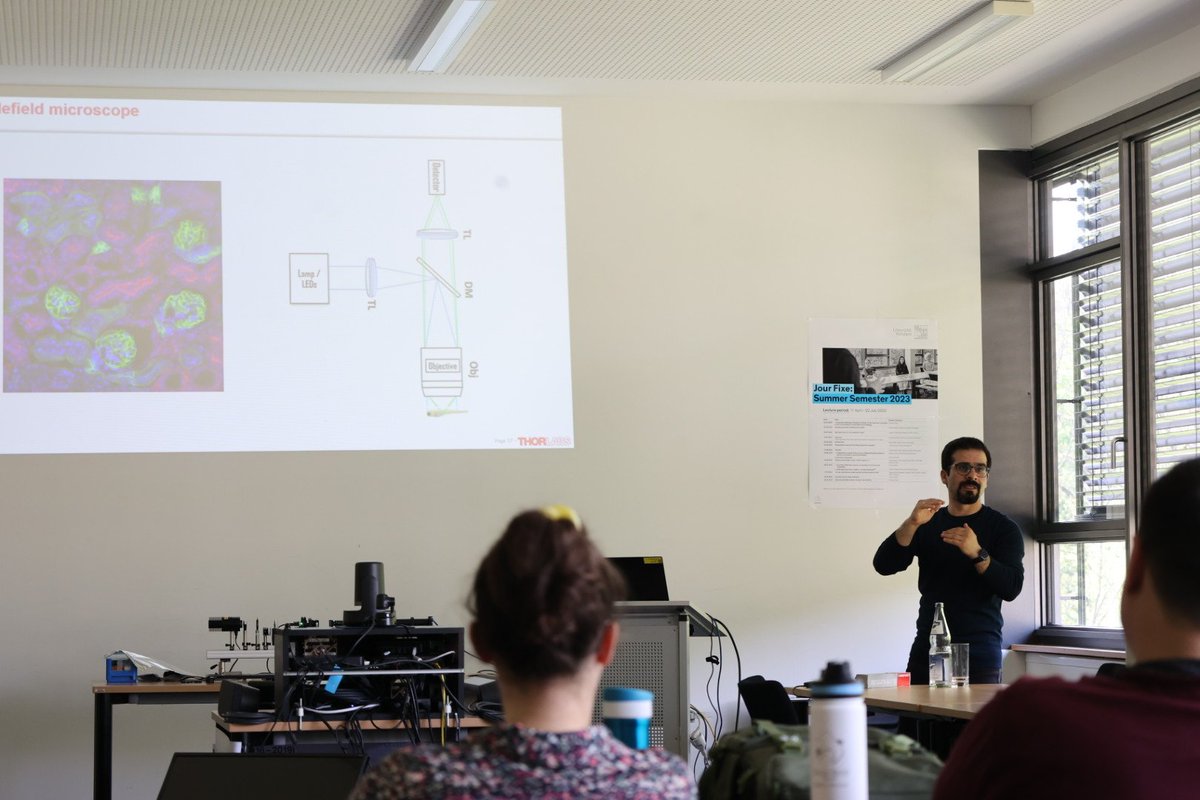 NeuroDoWo's tweet photo. Our first group was with Dr. Ali Gheisary from @Thorlabs who gave us a hands-on experience of working directly with microscopes and imaging! It was super relevant for those of us trying to image brains in our PhD projects! https://t.co/TxaV6FQt6k