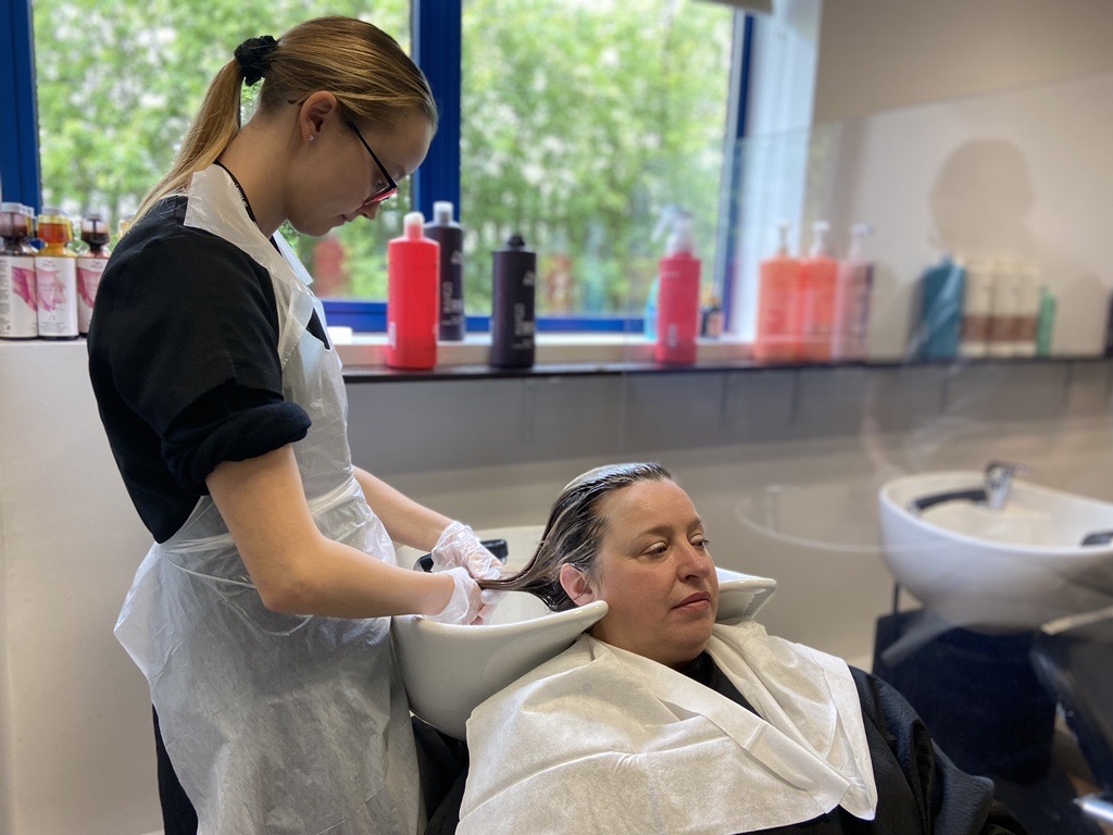 Level 3 #Hairdressing learner Paris is applying highlights and toner to regular customer Michelle’s hair. Michelle loves to come into our salon on campus due to its comfortable atmosphere.

Paris said “I love everything about the course here,  I am enjoying developing my skills.”