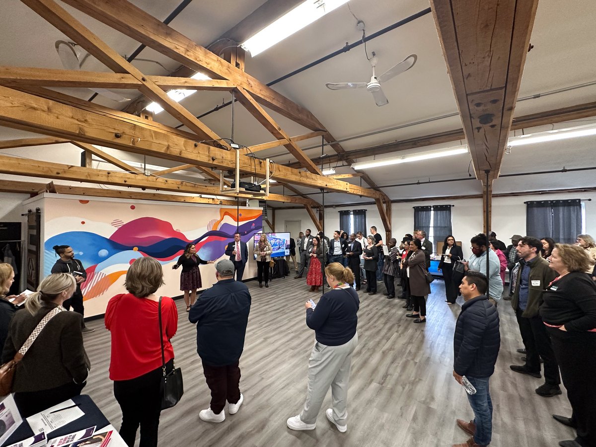 REDCofSNH's tweet photo. REDC attended the Nashua BIPOC Business Community event last night, hosted by the @NHSBDC at Positive Street Art in Nashua, NH. What a great event!
#NashuaNH #BIPOC #Inclusivity #NHRocks #PositiveStreetArt #NHSBDC https://t.co/BVbFIgSeJN