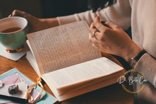 drbethcoke's tweet photo. How to Support Your Mental Health Between Therapy Sessions  | https://t.co/5wWbSIxD6g https://t.co/4CLzlIM6BU