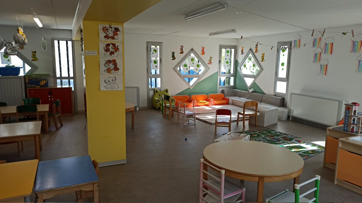 SabrinaCheynet's tweet photo. 8 Demandeurs d’Emploi ont confirmé leur souhait de s'orienter vers le secteur de la #petite #enfance lors de la visite de la crèche Les Colombes à @laseynesurmer. Merci pour ce moment partagé @poleemploi_VAR https://t.co/sw8c9Ms699