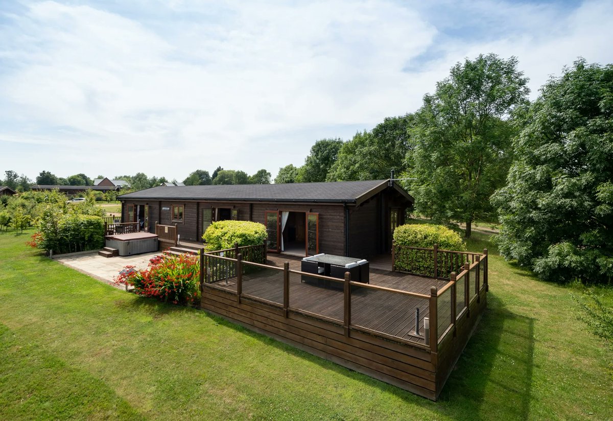 TheHolidayCots's tweet photo. ๐ "Amazing break, so quiet clean and spacious. We had a fantastic trip and the lodge was beautiful. Will definitely be back."
๐Sleeps 1-6
https://t.co/PgaB5ndqmL
#Witnesham #Ipswich #Suffolk #HotTub #SelfCatering #Stylish #Tranquil #HeritageCoast #Quality #Sauna #GuestReview https://t.co/Zxi6M2wkHH