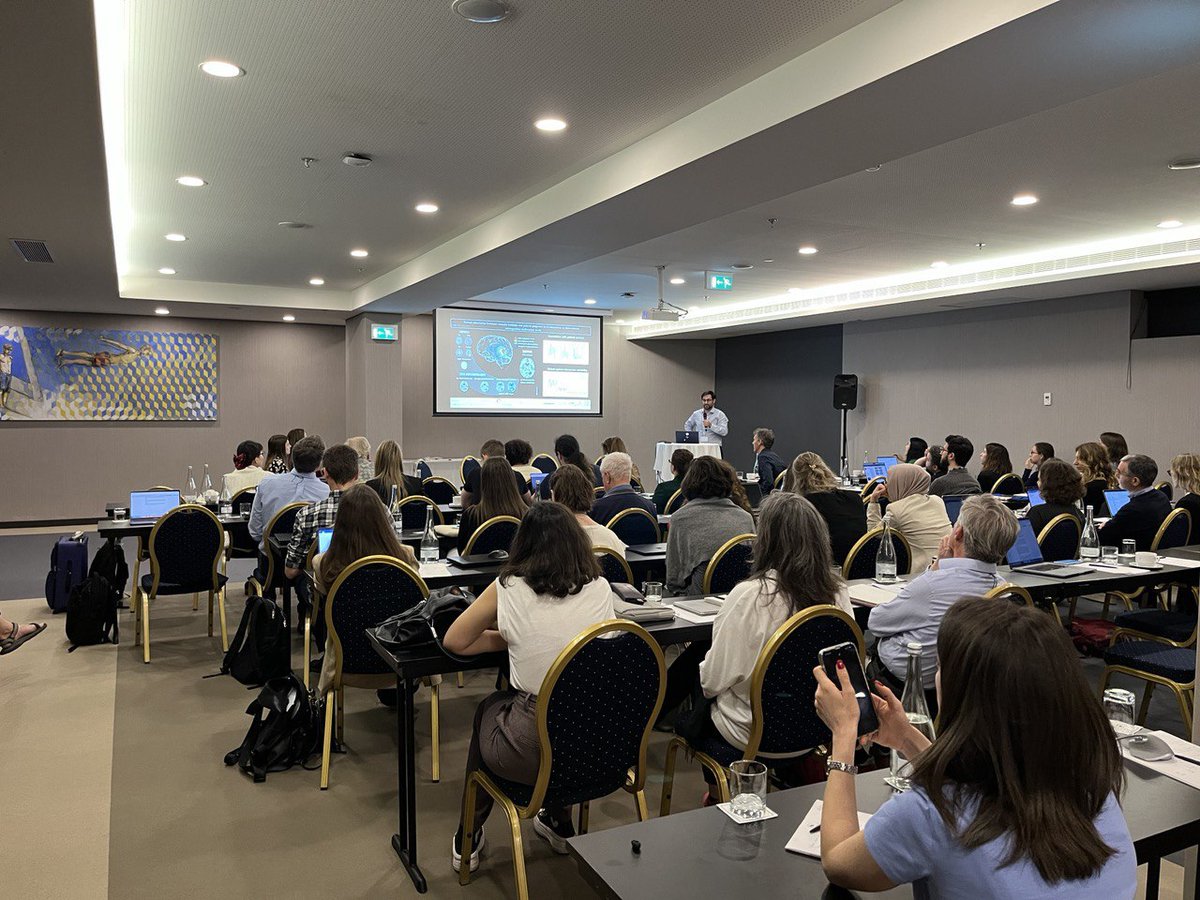 BDSLab_UPV's tweet image. ¡Hemos acudido a la cuarta reunión anual #GlimR @COST18206 en Porto, Portugal! Nuestros investigadores sénior Elies Fuster y Juan M Garcia-Gomez han presentado los proyectos #PROGRESS y #SINUÉ sobre glioma con MRI ¡Perfecta organización del meeting!

bdslab.upv.es/#research-proj…