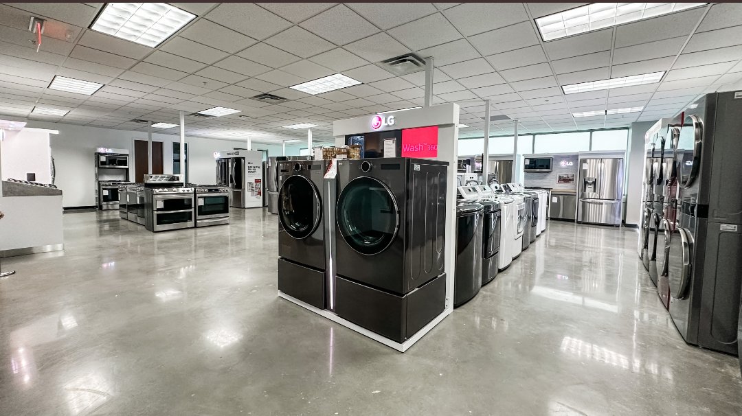 LGDonna1's tweet photo. Take a peek at our beautiful LG Experience Center!
Can you guess how many WashTowers we have in here? ๐
#LGUS #LGHA #LGshowroom #LGXCenter #LGExperienceCenter #LGAppliances @LGUS @LGFAM @LGJKhalaf @LGSpeten @LGVerlinMoore https://t.co/NMTFGkNcp7