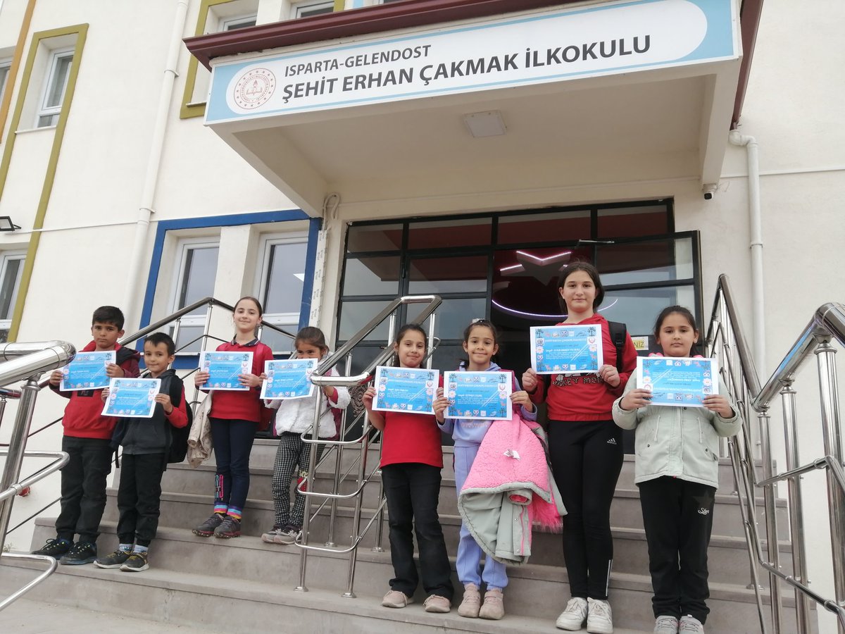 SehitErhan's tweet photo. NİSAN AYI KİTAP KURTLARIMIZI, ERDEMLİ ÖĞRENCİLERİMİZİ VE ÇEVRECİ ÖĞRENCİLERİMİZİ TEBRİK EDERİZ.
@ispartamem @ErhanBaydur1 @GelendostIlce @y_erdem_yilmaz @e32arikan @HalisBilgin32 https://t.co/BA6p9LDows