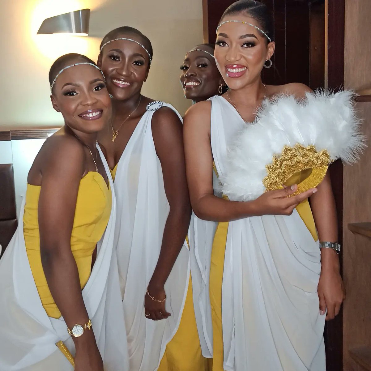 florexkengne's tweet photo. Bridesmaids ✨💛
Trust the process with #rexiacapsmakeup 

Mua : @florexkengne
Contact : 694206958

#rexiacaps #bridesmaids  #weddingseason  #weddingmua https://t.co/2Odb4GDVZv
