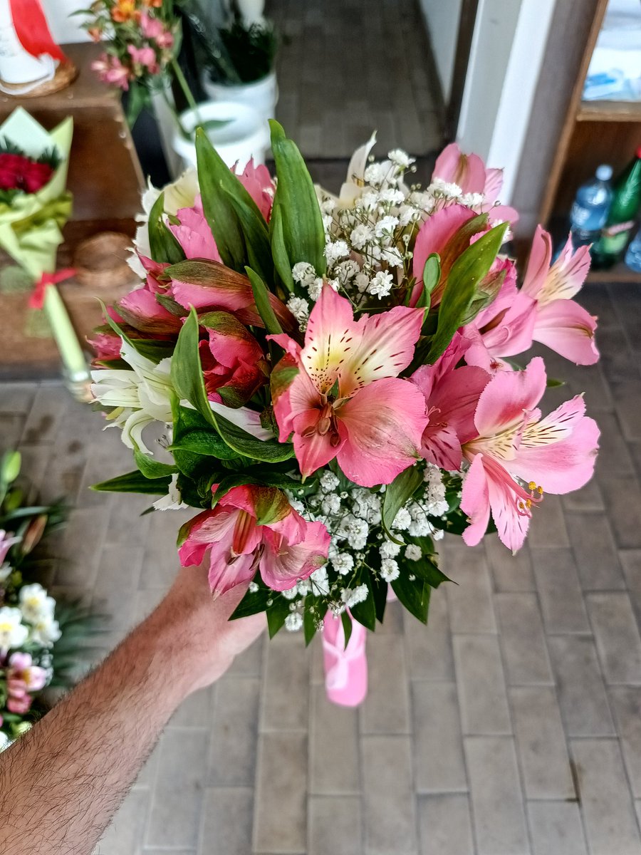 #weddingday #weddingbouquet #biedermeier #astromeria #whiteastromeria #pinkastromeria #gypsophila #ruscushypoglossum #decoration #ribbons #pinkribbons #babyroseribbons 🎀🎀🎀💐💐💐🌼🌼🌼🌻🌻🌻🤵👰🌻🌻🌻🌼🌼🌼💐💐💐🎀🎀🎀