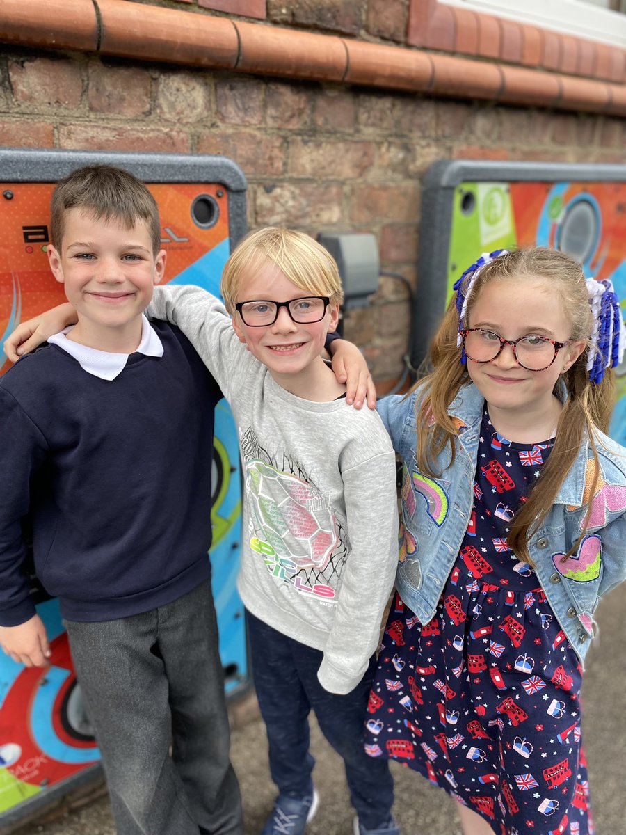 Castleway3's tweet photo. We loved making new friends today πππ©πΌβπ€βπ©π»π¨π»βπ€βπ¨πΌ #WeAreCollaborating #WeAreMakingFriends
@NewBrightonPS @PrimaryKingsway @WeAreCastleway https://t.co/glI7cwGGxx