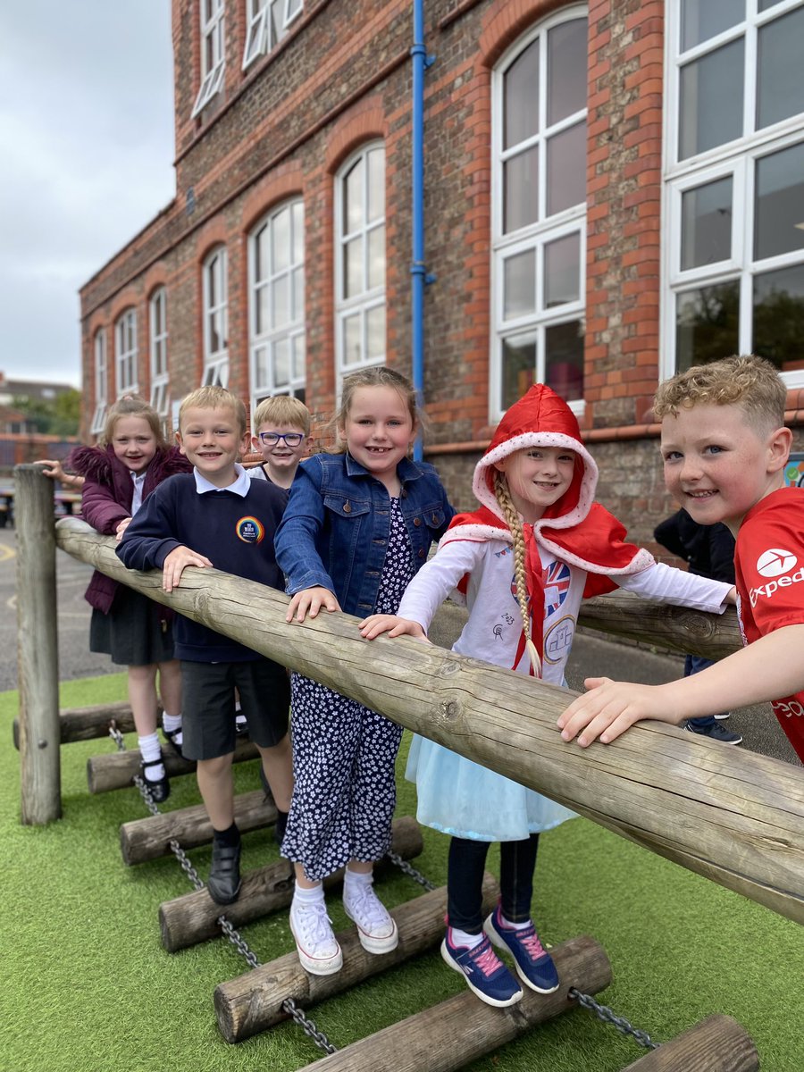 Castleway3's tweet photo. We loved making new friends today πππ©πΌβπ€βπ©π»π¨π»βπ€βπ¨πΌ #WeAreCollaborating #WeAreMakingFriends
@NewBrightonPS @PrimaryKingsway @WeAreCastleway https://t.co/glI7cwGGxx