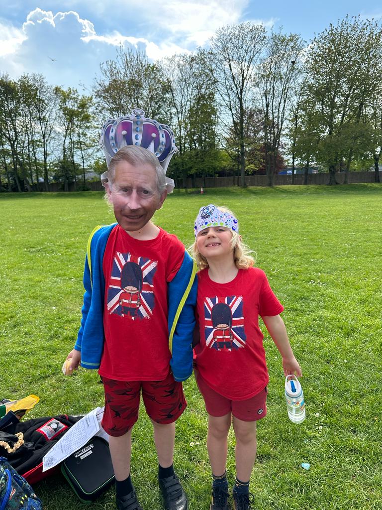 114ColtmanSt's tweet photo. Special visit today,  @wearenewington @NA_kangaroos @NA_Leopards https://t.co/exJ1qYcnDl