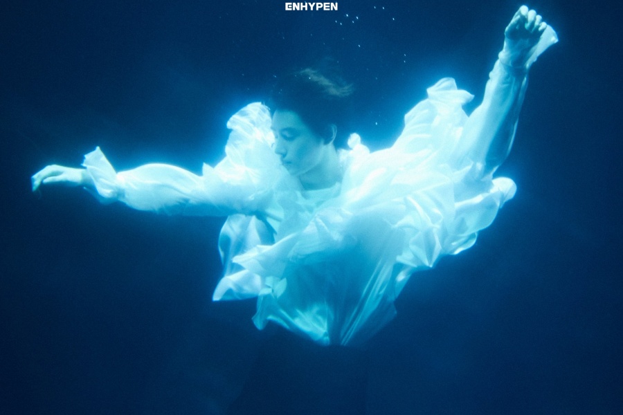 soompi's tweet photo. #ENHYPEN Intrigues With New "DARK BLOOD" Comeback Teasers 
https://t.co/TtONaxlOiC https://t.co/8Cp6yoRCWB