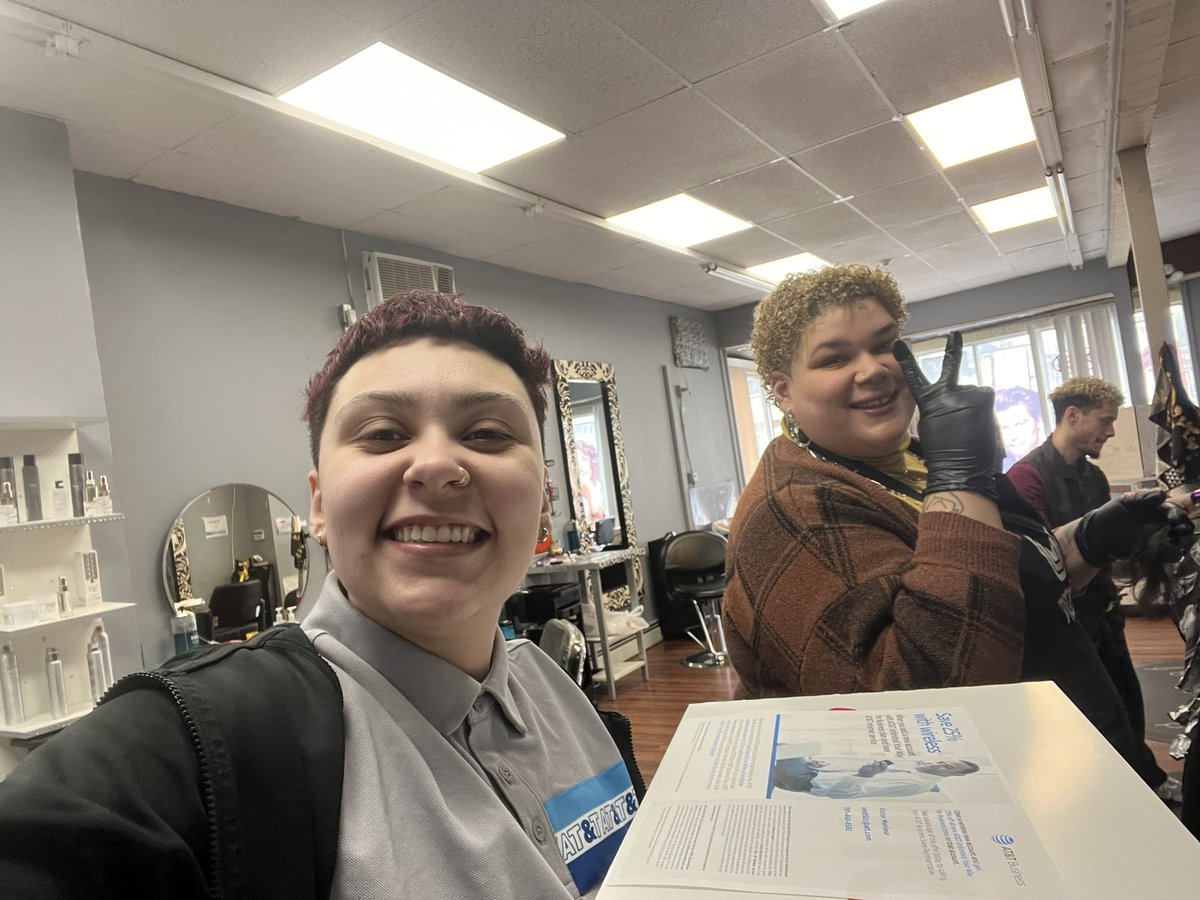 haloagil12's tweet photo. a lot of appreciation at our local salon!! @BaezYasmine @pnixnix @emilywiper @Vic_M_Natick @theeastregion @SmallBizFiber #wiNEverything #fillthefunnel #SmallBusinessWeek https://t.co/YyNSXLdQhO