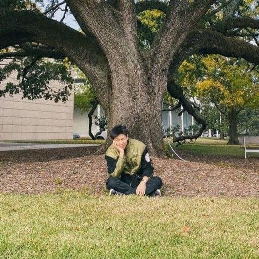 mimilostjams's tweet photo. namjoon's existence has the power to heal the world ❤️‍🩹

a thread ; https://t.co/RJoxQkxVjL