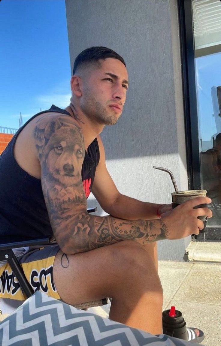 mirando a la nada pensando en el superclásico