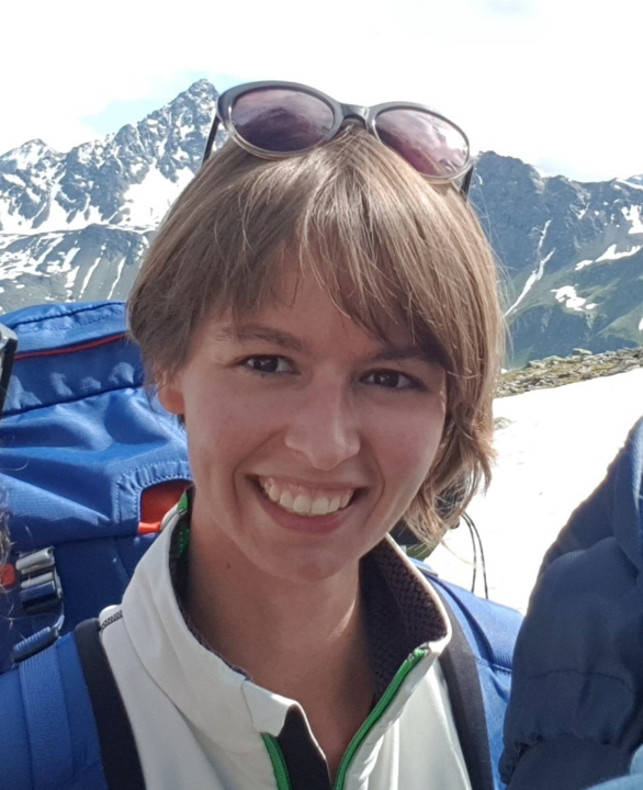 1/6 Today's⭐️#SAR_STAR Friday is @DasserGwen a Scientific Assistant at WSL Institute for Snow 🌨️ and Avalanche 🏔️ Research SLF (@SLFDavos) in Davos Dorf, Switzerland 🇨🇭. 👋Give her a follow &amp; ⬇️ to learn more #WomeninScience #EOChat