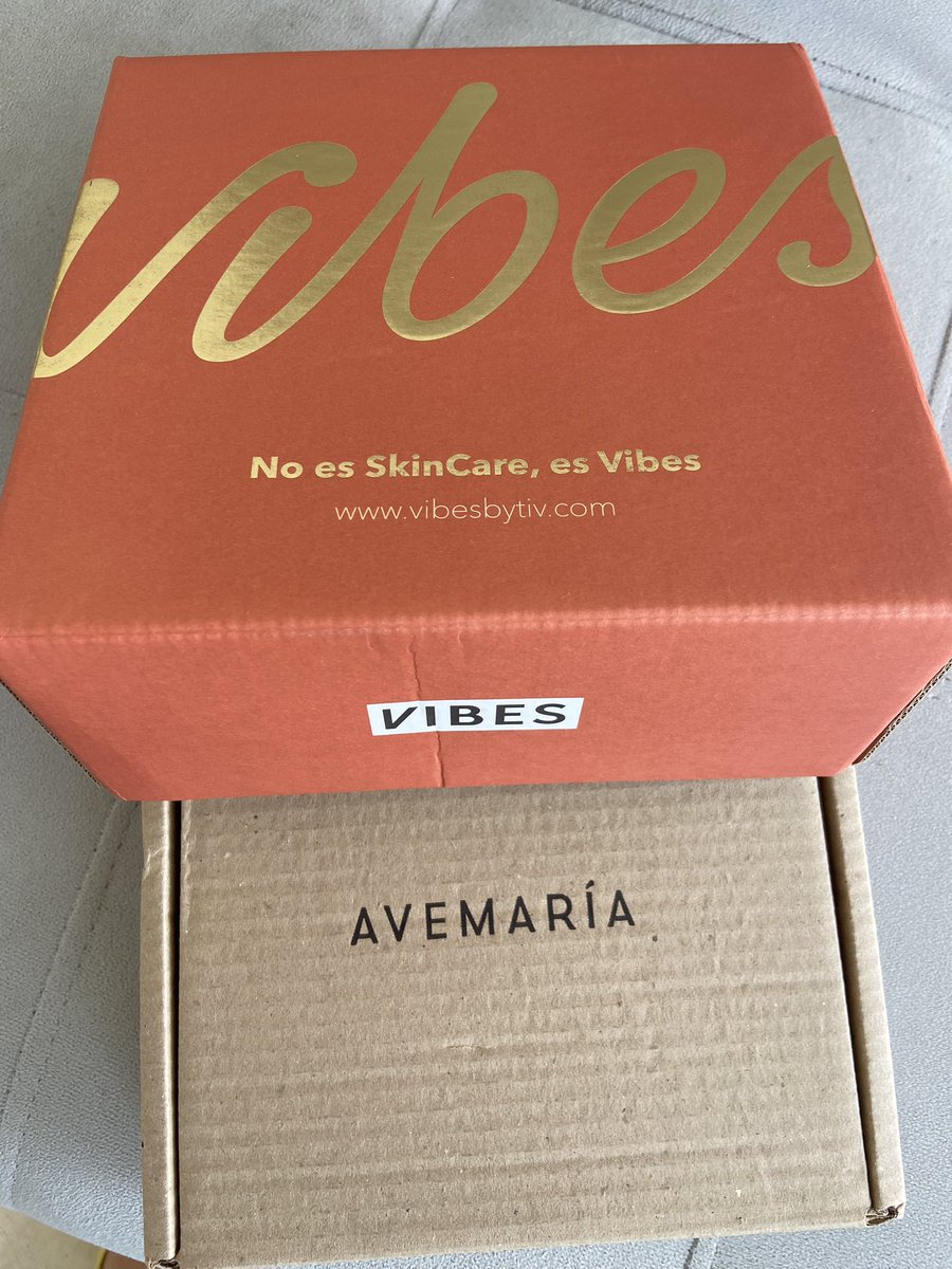 CynthiaGalvis's tweet photo. Valoro y aplaudo a las marcas colombianas que no sólo la están rompiendo con la calidad de los productos sino con su empaque 👏🏼👏🏼👏🏼 #vibes #avemaria https://t.co/Tc00y3fpWA