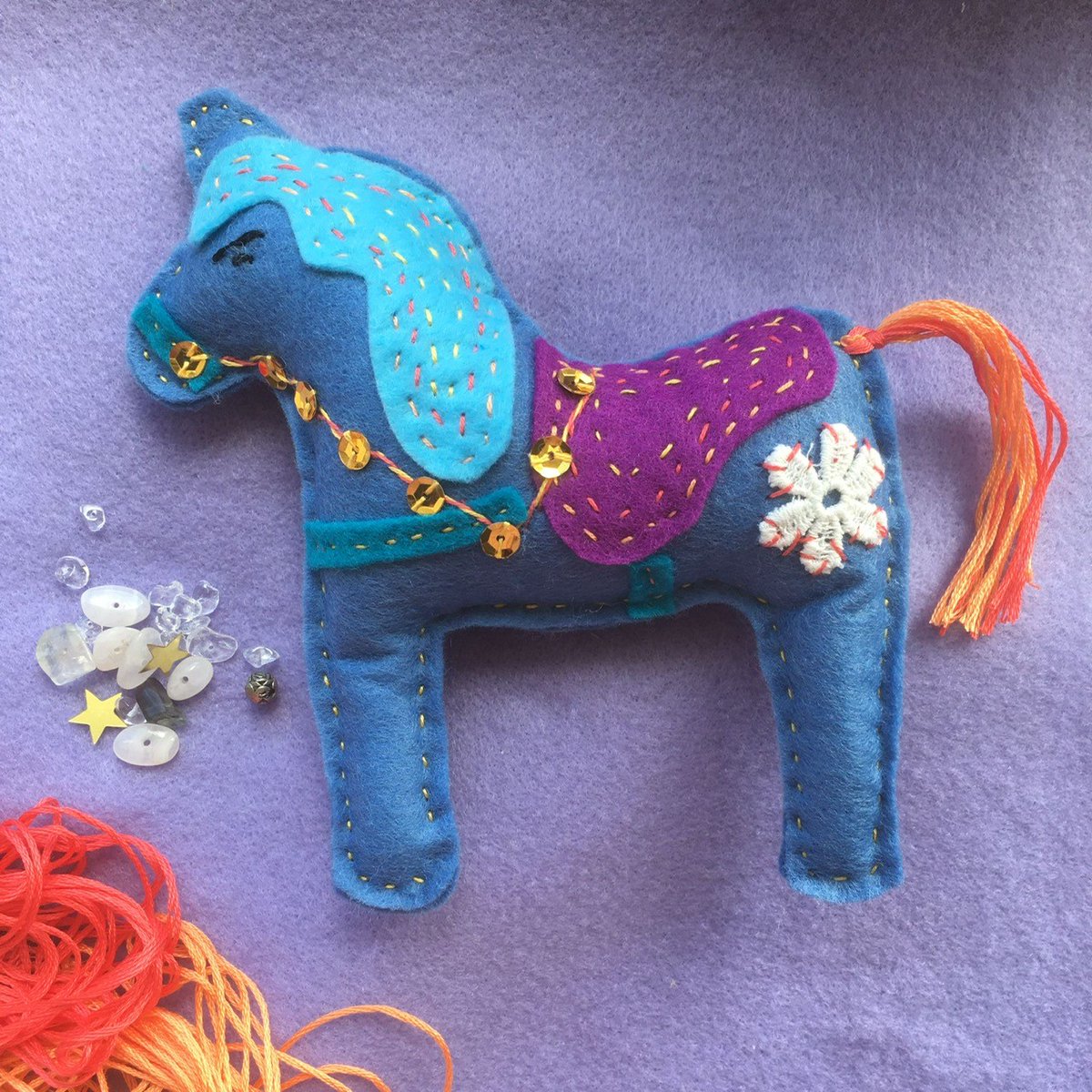 J O U R N E Y - T H R O U G H - A R T 
Saturday 27 May, 10am-12pm.
Make a decorative toy horse.
For ages 6*-13 years (under 8s must be accompanied by an adult).
£7 |  Booking essential
---
#bideford #artforchildren #visitdevon @gtsdevon @bidefordcollege @ShebbearArts @torridgedc