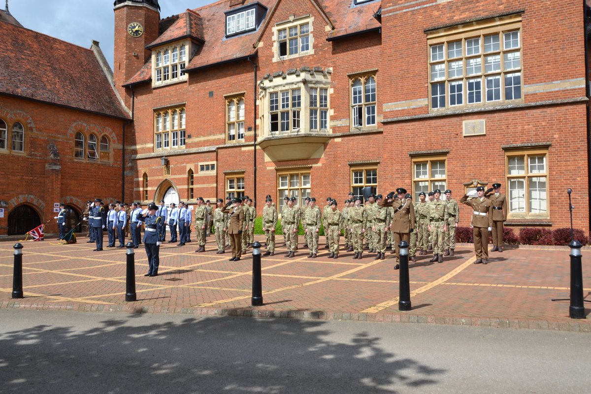 AbingdonSchCCF's tweet photo. Many thanks to @JTChinook for coming to inspect the contingent for a very special Coronation Parade. Another proud day for Abingdon School CCF Cadets. Well done and God Save the King! https://t.co/UnCjvdWMqt