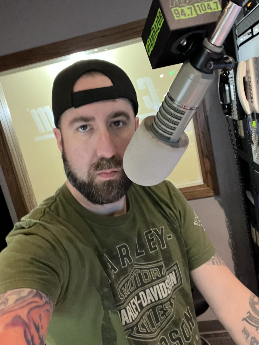 RazorWisconsin's tweet photo. It’s @cuttermedia covering for @BigJakeRadio who’s covering for @DeckerOnAir today. Happy Friday. Happy Cinco De Mayo! #iamrazor #CincodeMayo2023 https://t.co/rWhq3VGmVF