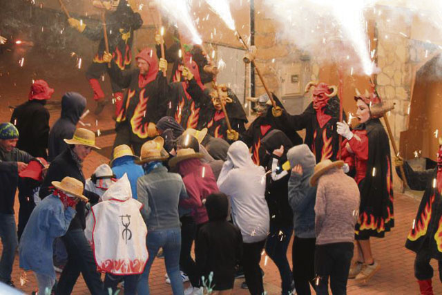 VeuAnoia's tweet image. 🎉#Castellolí celebra la Festa Major fins el 14 de maig👉ow.ly/HBYt50OgCLK

Enguany, el municipi estrenarà nous espais per poder gaudir de molts dels actes programats