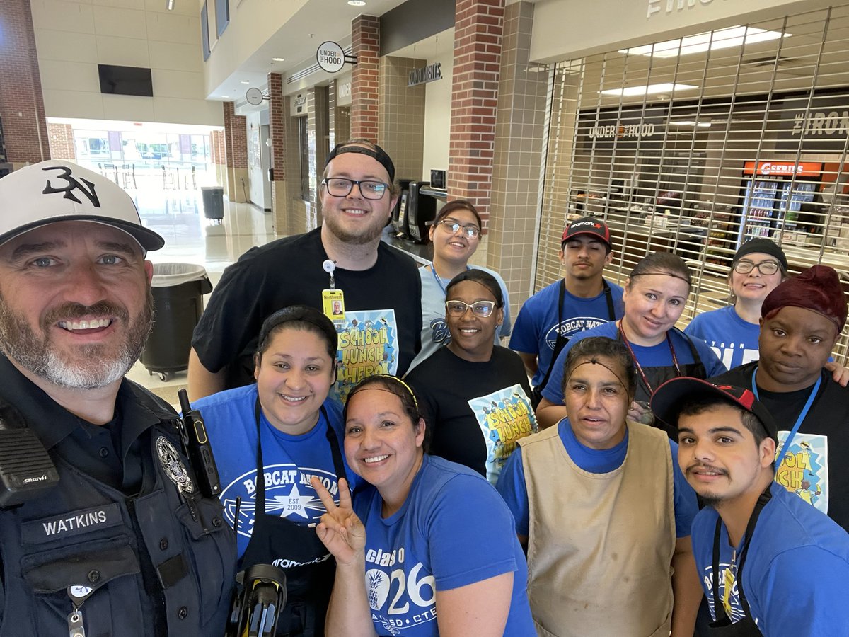 BNHS_SRO's tweet photo. Not only is today Cinco de Mayo 🪇…. but did you know today is School Lunch Hero Day!!!??? 
🏫 📚✏️🚌 🥪  🍕🥙🌭🍔 BNHS lunch staff is definitely amazing and we appreciate them so much! @ByronNelsonHigh @NorthwestISD @Aramark https://t.co/ZhYHk8DD28