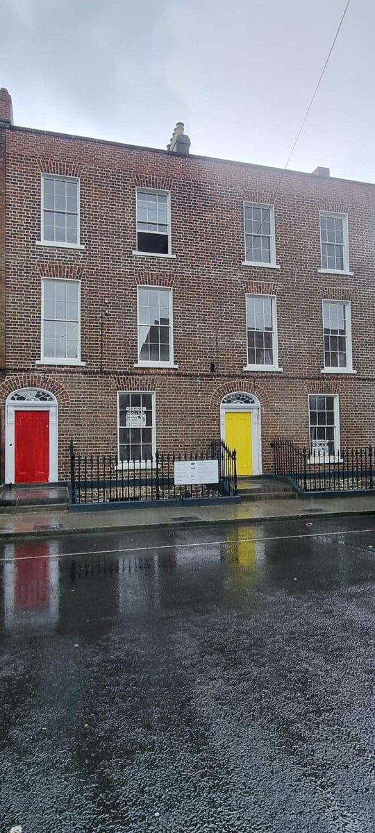 CliveFinlay1's tweet photo. Some new colour on Newenham Street. #limerick #georgian https://t.co/XcJZ2jLrT6