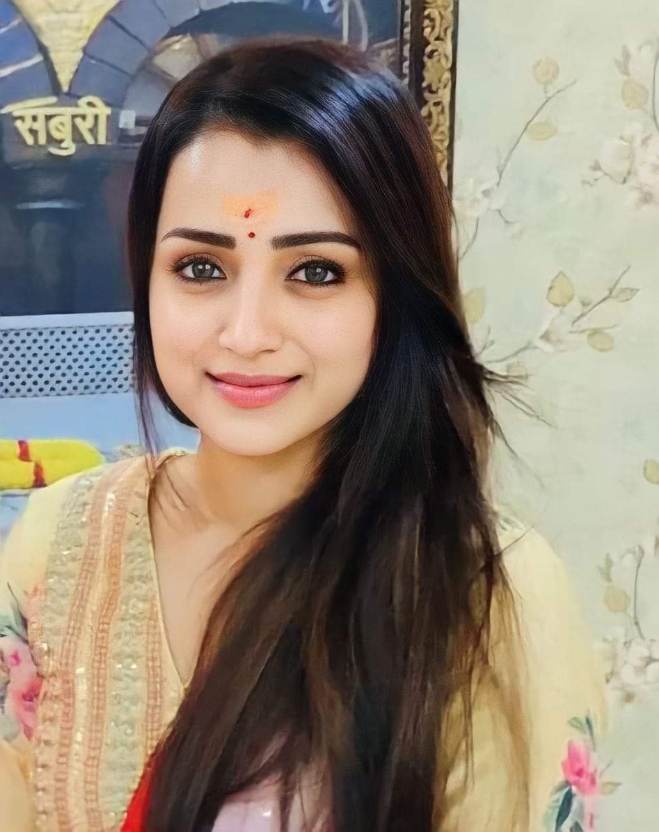 Happy to see South queen #Trisha being loved by all irrespective of their individual preferences. ❤️ 

She truly looked like a Goddess on her Birthday yesterday. 👸

#Leo #VidaaMuyarachi #HBDSouthQueenTrisha