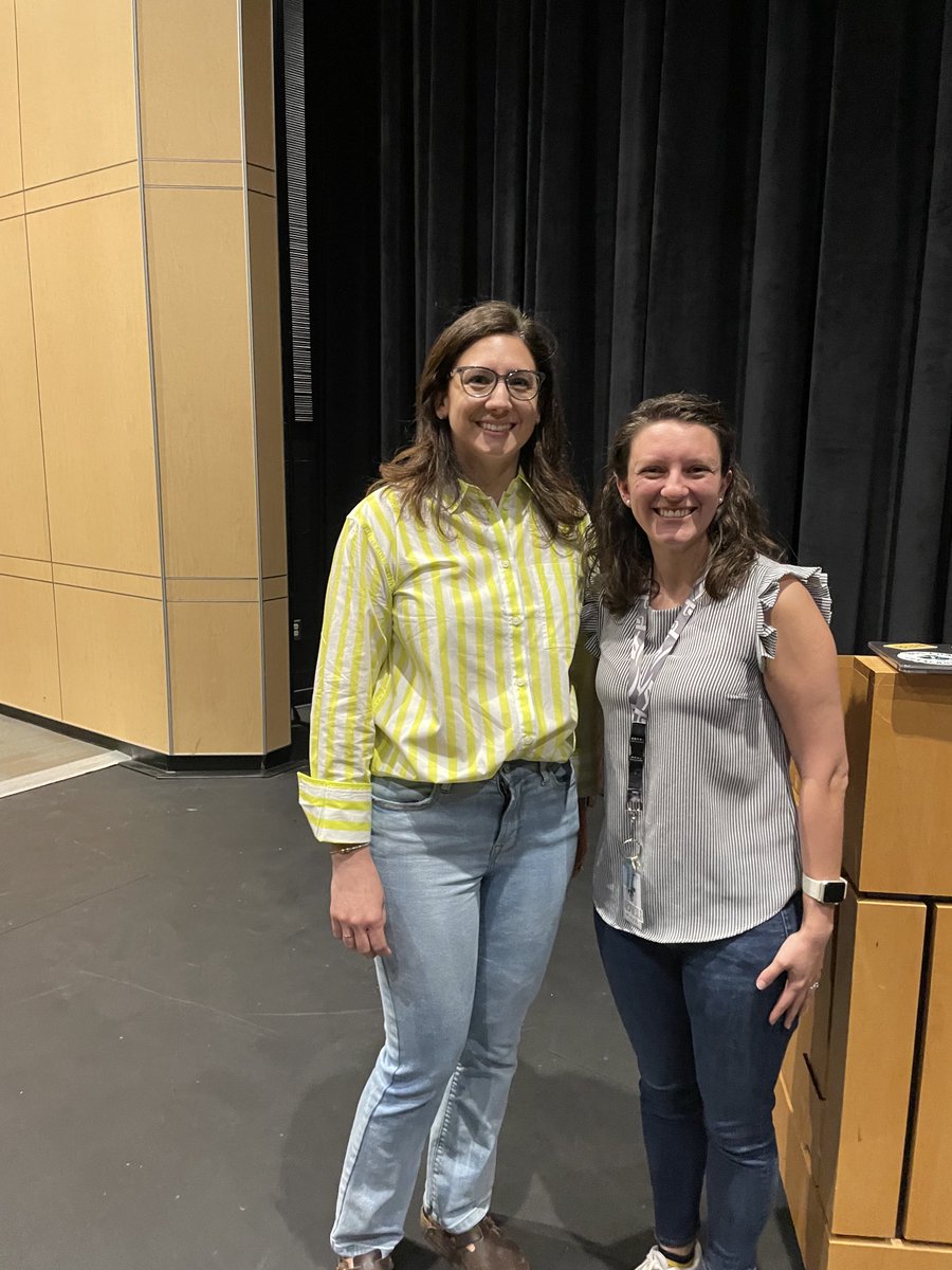 CoachHenry2's tweet image. Special guest today for our 7th and 8th grade STEM students. Exploring aviation engineering! ⁦@MrsCoyneAP⁩ ⁦@Duxbury_MS⁩ ⁦@duxstem⁩