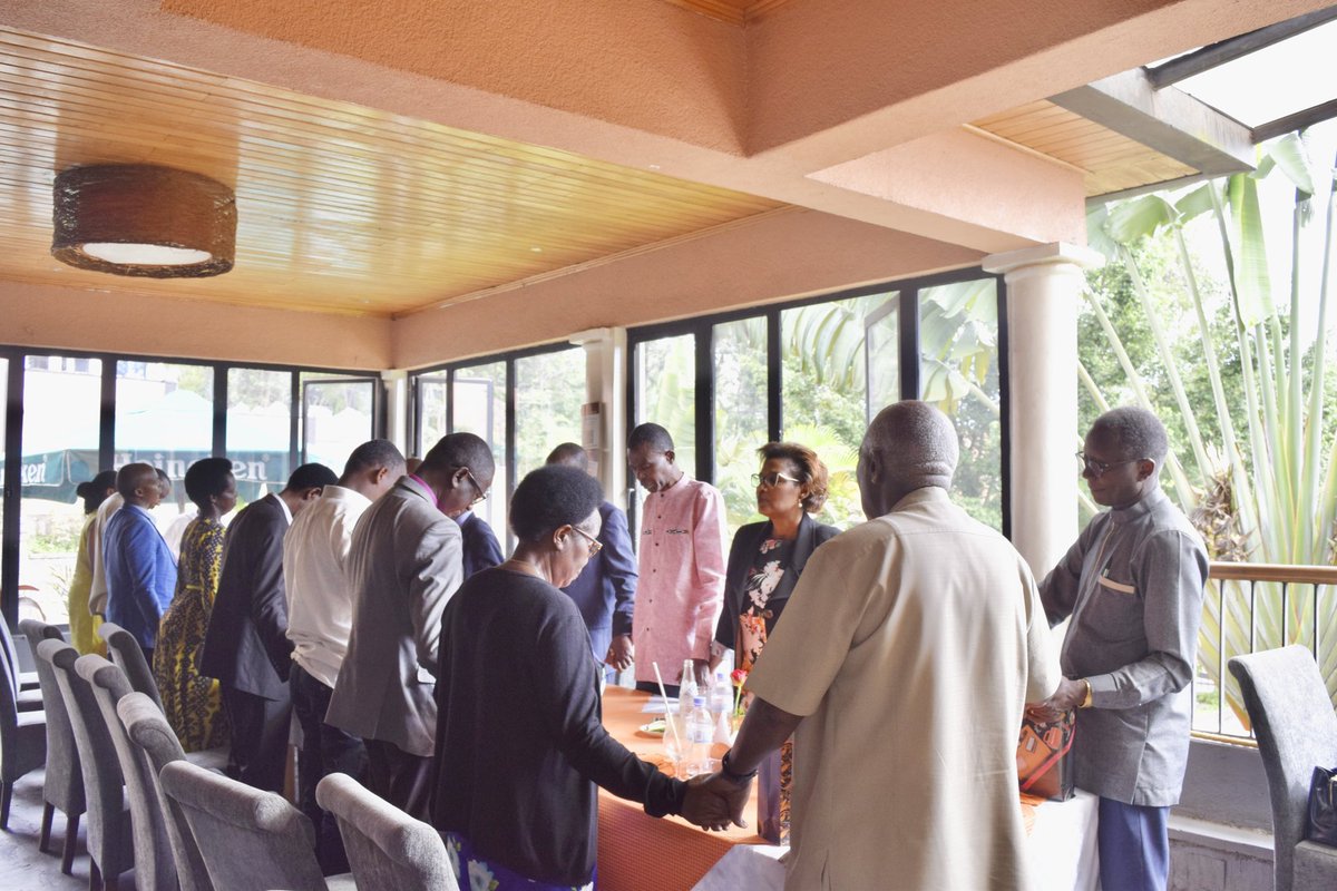 aeerwanda's tweet photo. Today, the AEE Rwanda Board came together for a handover ceremony meeting. During this session, various topics, discussions and experience sharing were had including; testimonies, tokens of appreciation and great exchanges shared between board members. https://t.co/PiEcYkp14w